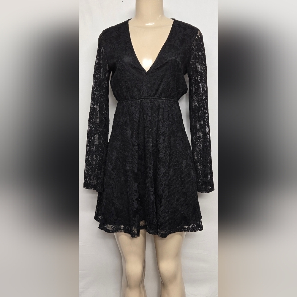 Express XS Little Black Dress V Neck Lined With Lace Overlay Elastic Waist
